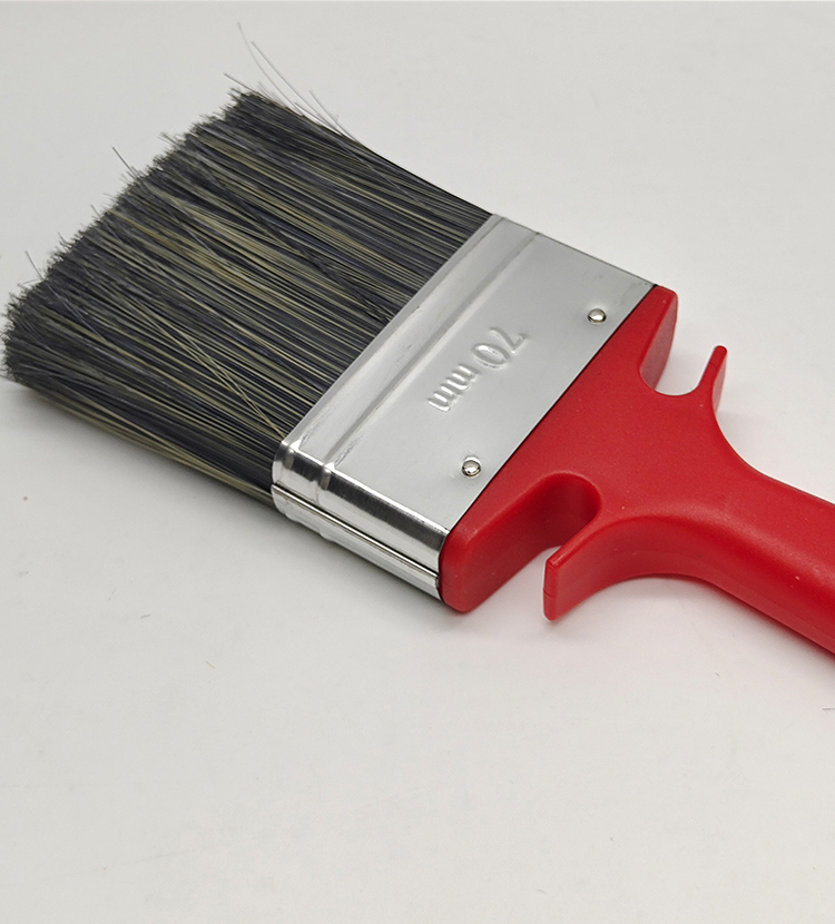 Paint brush with red plastic handle(图4)